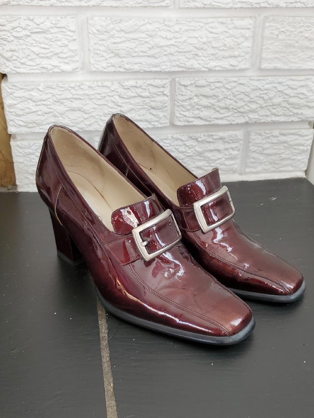 Claudia Ciuti Chocolate Brown Italian Patent Leather Buckle Heels Sz 5.5 Career